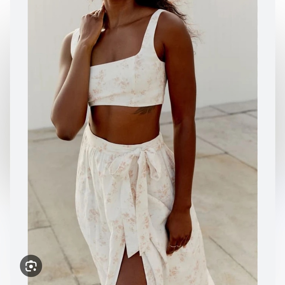 Palm Linen Two Piece
Color: Riso, size 2 - Picture 2 of 10